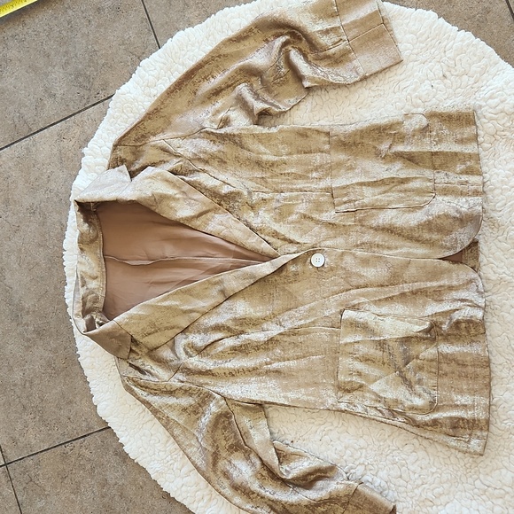 NWOT..Gold Blazer - Picture 3 of 9